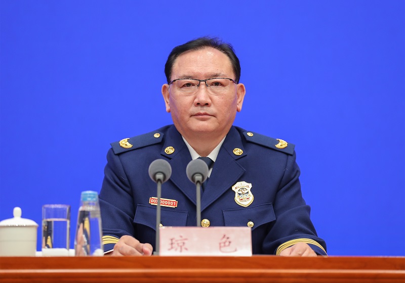 美女操逼一/应急部党组成员、消防救援局局长琼色出席新闻发布会